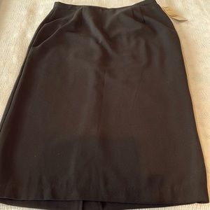 Womens lined black skirt, NWT